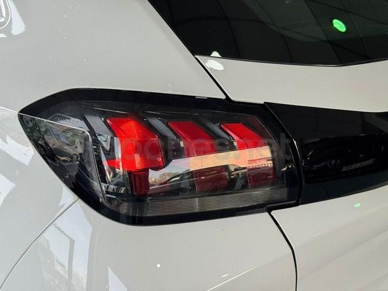Usado Peugeot 208 Active 100 CV (73 kW) 2022 Blanco Utilitario