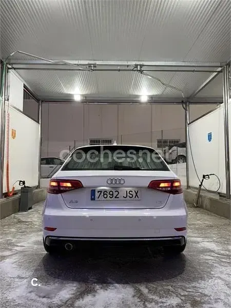 Usado Audi A3 Design 110 CV (80 kW) 2016 Blanco Berlina