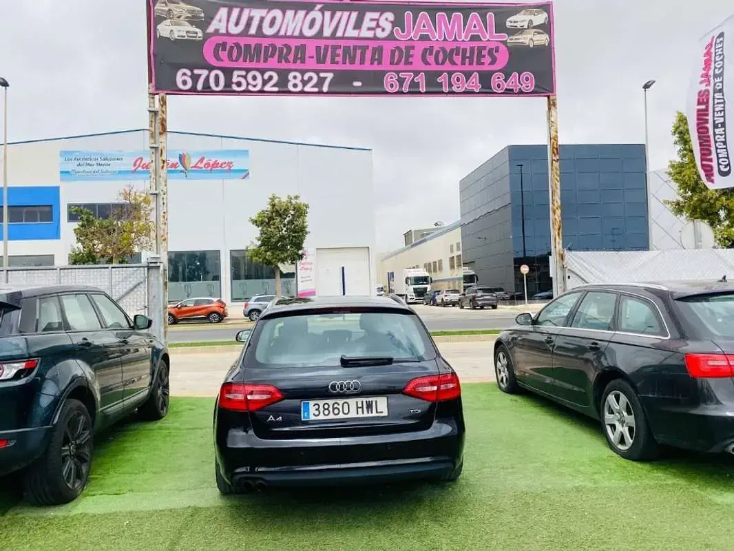 Usado Audi A4 Advanced 136 CV (100 kW) 2014 Negro Berlina