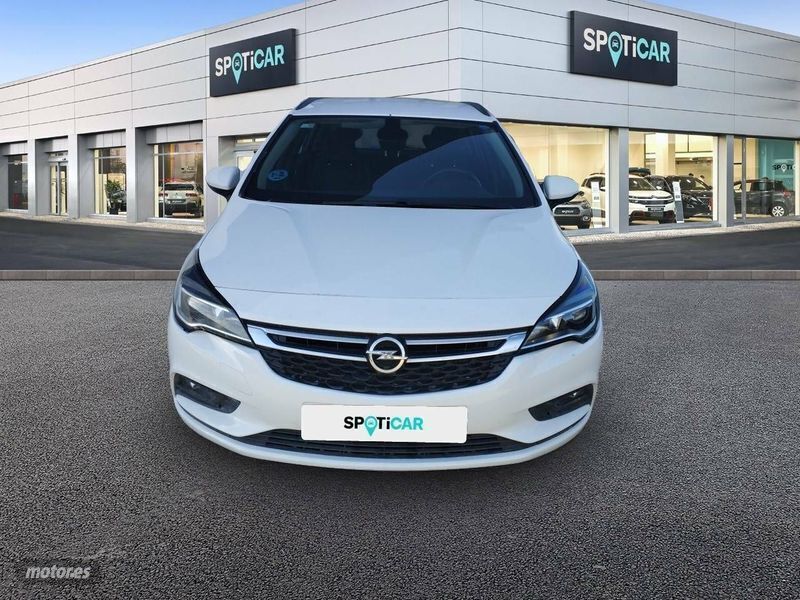 Usado Opel Astra Business 136 CV (100 kW) 2017 Blanco Familiar