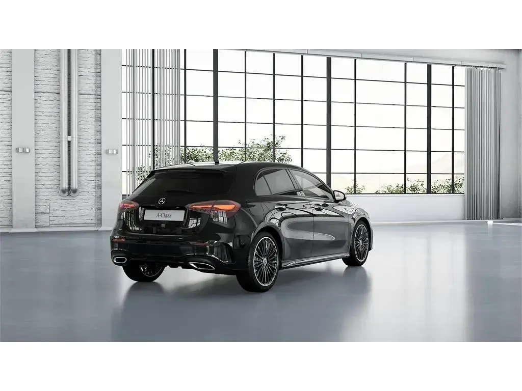 Nuevo Mercedes A250 218 CV (160 kW) 2026 Negro cosmos Berlina