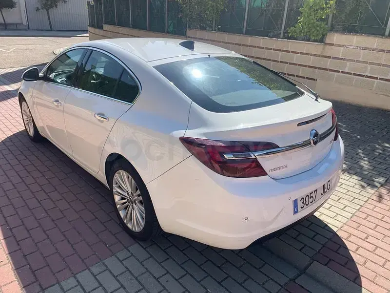 Usado Opel Insignia Selective 136 CV (100 kW) 2016 Blanco Berlina