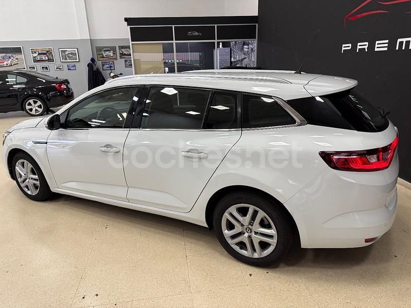 Usado Renault Mégane GrandTour Business 115 CV (84 kW) 2020 Blanco Familiar