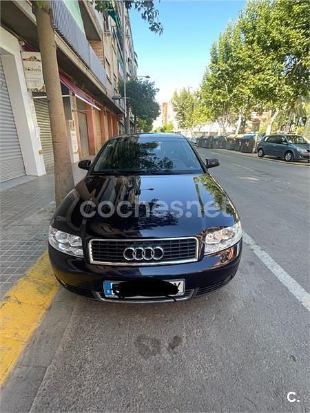 Usado Audi A4 150 CV (110 kW) 2003 Azul Familiar