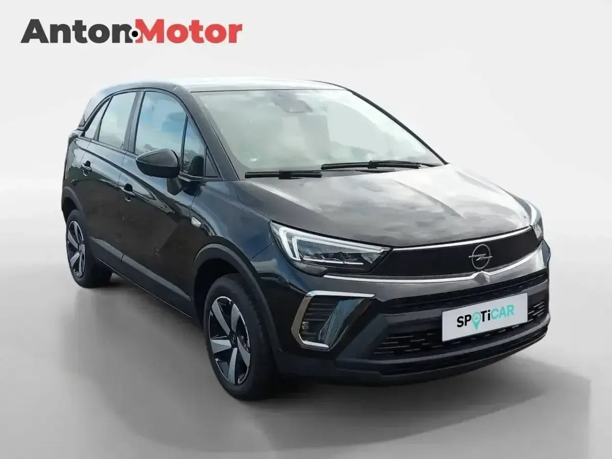Usado Opel Crossland Edition 110 CV (80 kW) 2021 Negro SUV