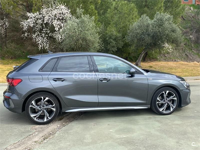 Usado Audi A3 S-Line 150 CV (110 kW) 2021 Gris / plata Berlina