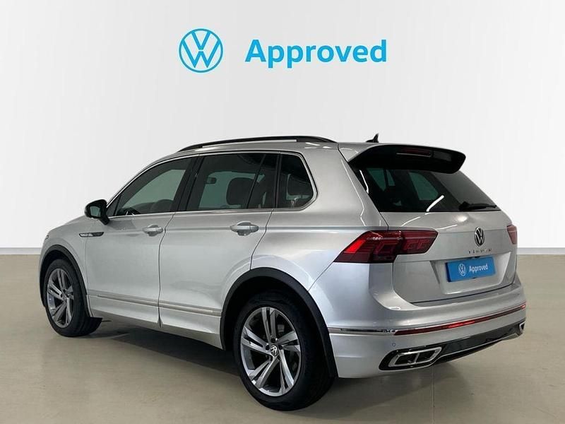 Usado VW Tiguan R-line 150 CV (110 kW) 2021 Gris SUV