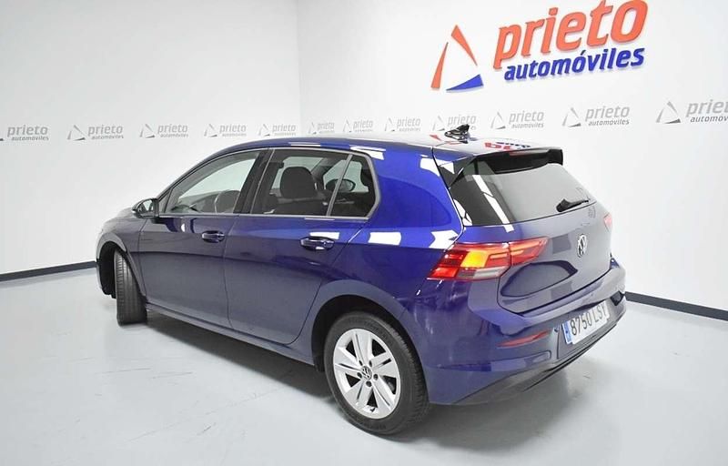 Usado VW Golf VIII Life 116 CV (85 kW) 2021 Azul Utilitario