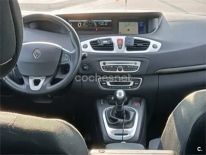 Usado Renault Scenic E-Tech 110 CV (80 kW) 2010 Blanco Monovolumen