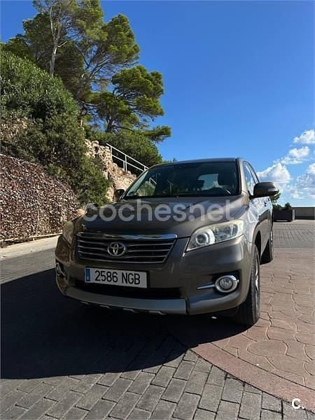 Beige Usado 2013 Toyota RAV4 Executive SUV | 15.500 € (Un poco caro) - Imagen 1/4