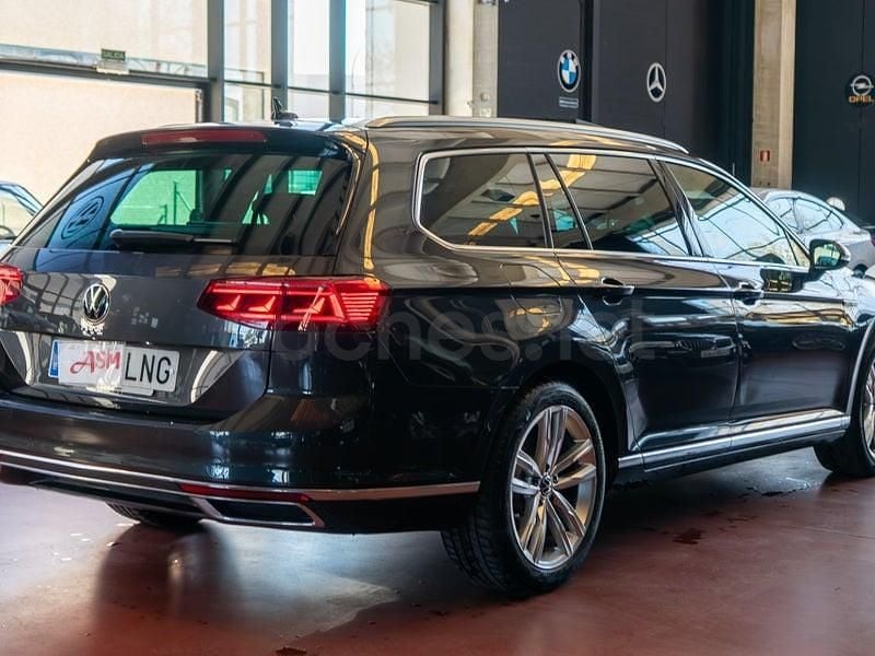 Usado VW Passat GTE 218 CV (160 kW) 2021 Gris / plata Familiar