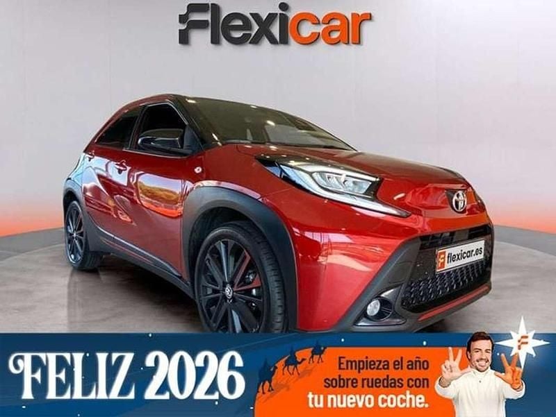 Burdeos Usado 2024 Toyota Aygo Live Utilitario | 12.990 € (Precio justo) - Imagen 1/4