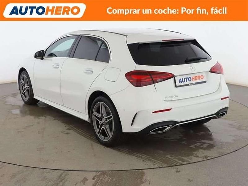 Usado Mercedes A250 AMG line 218 CV (160 kW) 2023 Blanco Berlina
