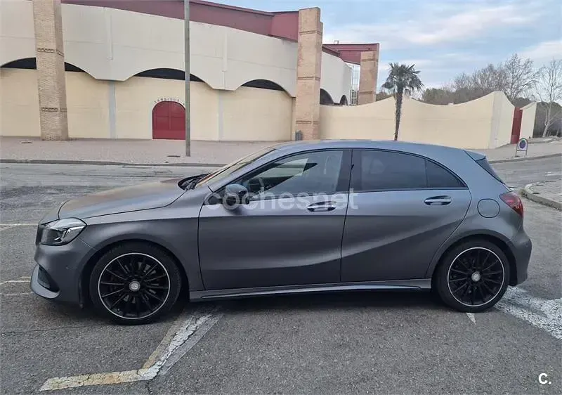 Usado Mercedes A220 AMG line 177 CV (130 kW) 2015 Gris / plata Utilitario