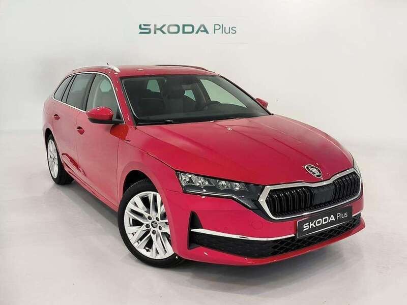 Usado Skoda Octavia Selection 150 CV (110 kW) 2025 Rojo Familiar
