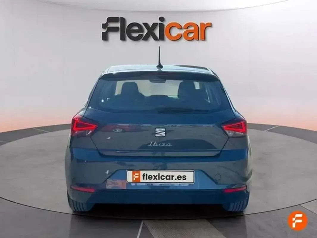 Usado Seat Ibiza Style 116 CV (85 kW) 2022 Gris Utilitario