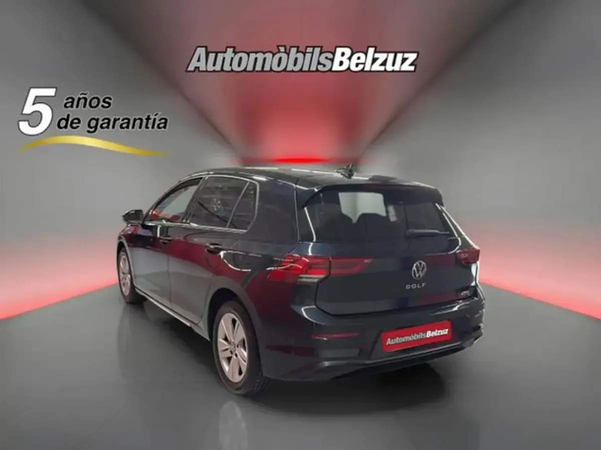 Usado VW Golf VIII Life 110 CV (80 kW) 2022 Negro Utilitario