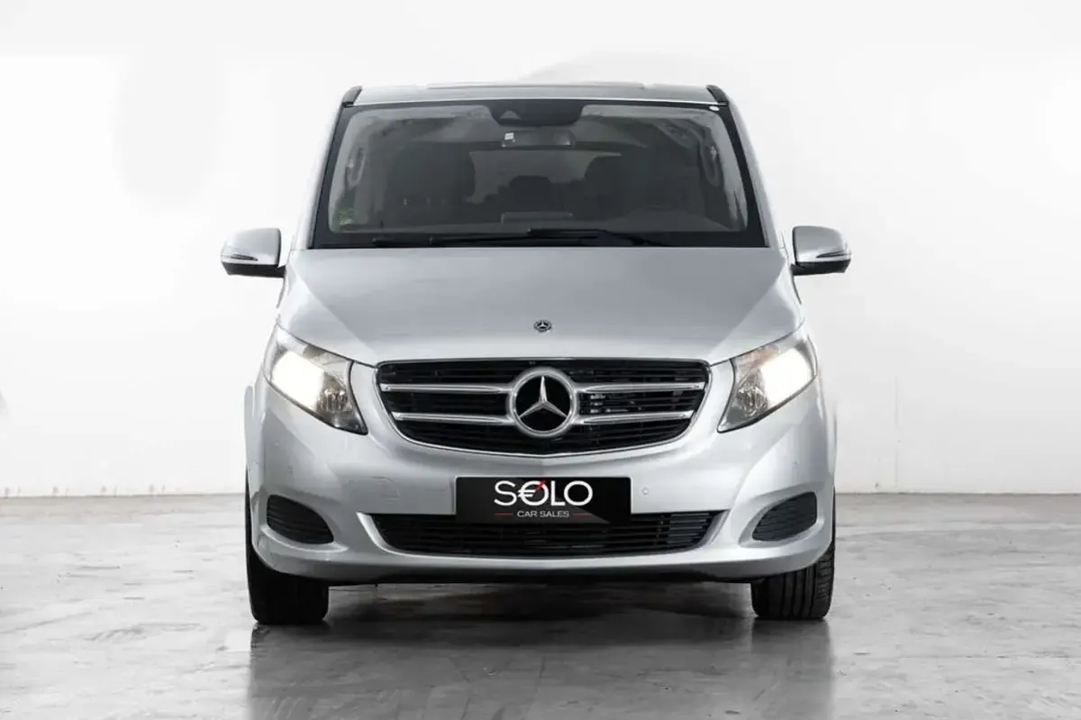 Usado Mercedes V250 Avantgarde 204 CV (150 kW) 2018 Gris / plata Monovolumen