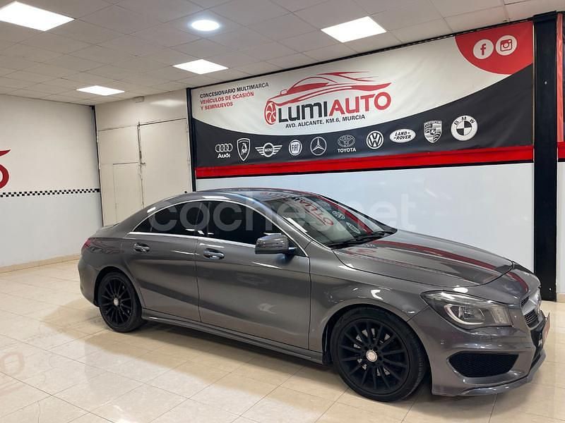 Usado Mercedes CLA220 AMG line 170 CV (125 kW) 2014 Gris / plata Berlina