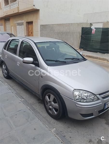 Usado Opel Corsa Enjoy 70 CV (51 kW) 2004 Gris / plata Utilitario