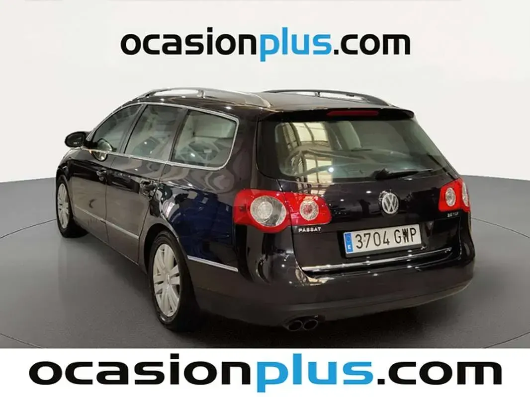 Usado VW Passat Highline 140 CV (102 kW) 2010 Negro Familiar