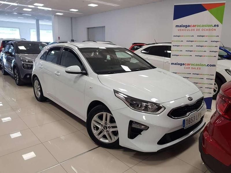 Usado Kia Ceed 120 CV (88 kW) 2021 Blanco Utilitario