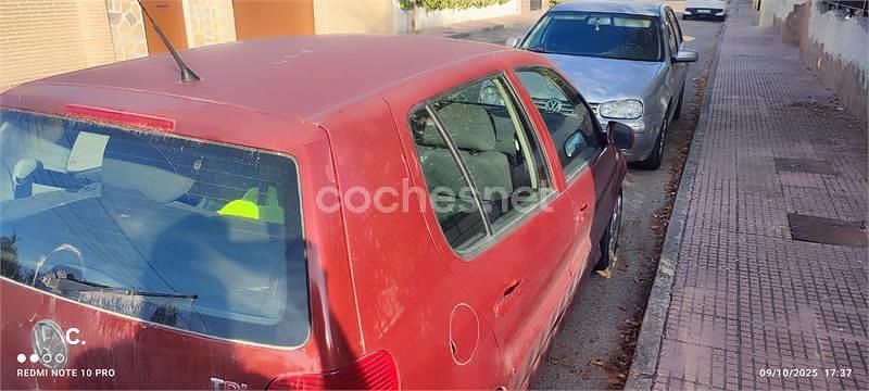 Rojo Usado 2001 VW Polo Trendline Berlina | 900 € (Super precio) - Imagen 1/4
