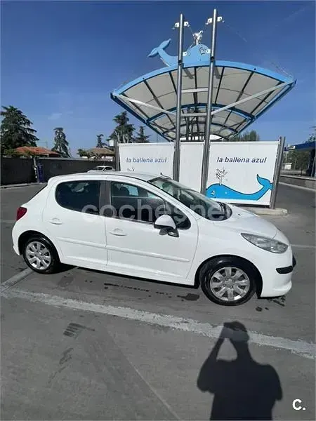 Usado Peugeot 207 95 CV (69 kW) 2009 Blanco Berlina