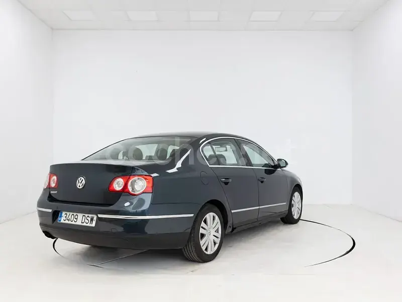 Usado VW Passat Advance 140 CV (102 kW) 2005 Azul Berlina