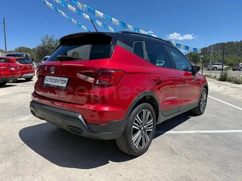 Usado Seat Arona Style 110 CV (80 kW) 2023 Rojo SUV