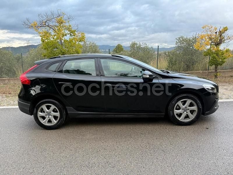 Usado Volvo V40 CC Momentum 115 CV (84 kW) 2015 Negro Familiar