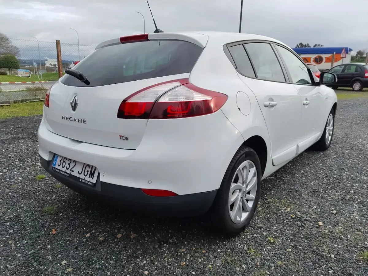 Usado Renault Mégane III 115 CV (84 kW) 2016 Blanco