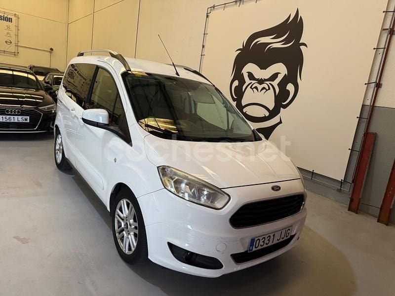 Blanco Usado 2016 Ford Tourneo Courier Ambiente Monovolumen | 5999 € (Super precio) - Imagen 1/4