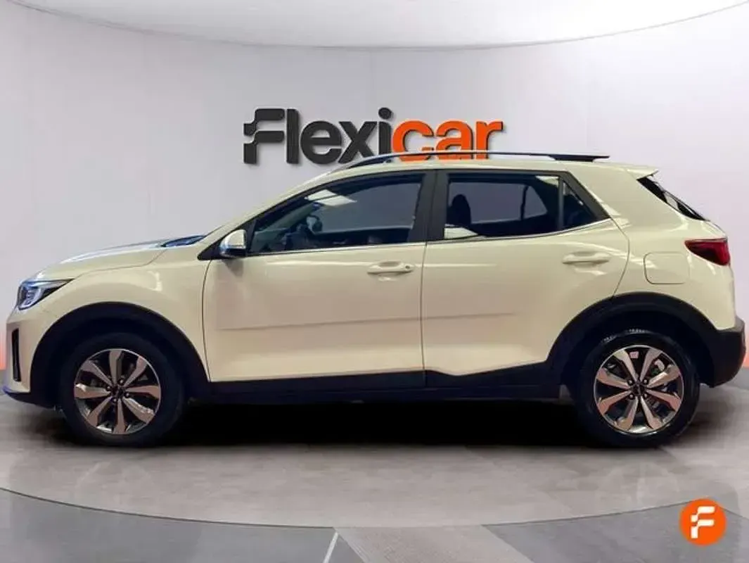 Usado Kia Stonic 101 CV (74 kW) 2021 Blanco SUV