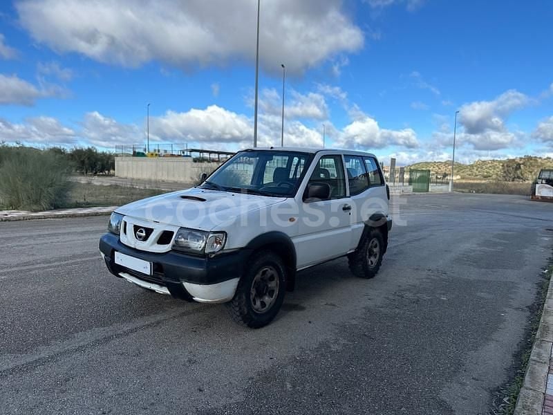 Blanco Usado 2004 Nissan Terrano Comfort SUV | 3575 € (Super precio) - Imagen 1/4