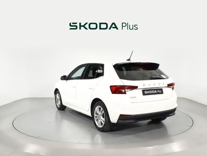 Blanco Usado 2024 Skoda Fabia Selection Berlina | 17.500 € (Caro) - Imagen 1/4