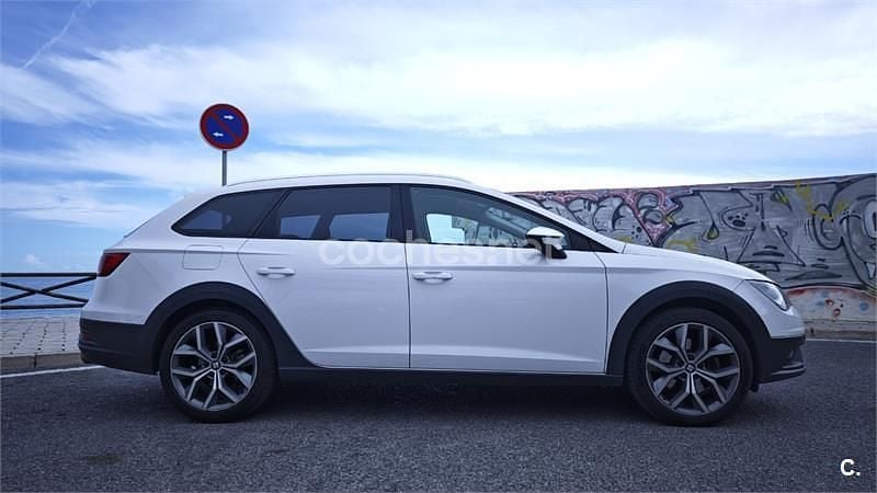 Usado Seat Leon ST 180 CV (132 kW) 2016 Blanco Familiar