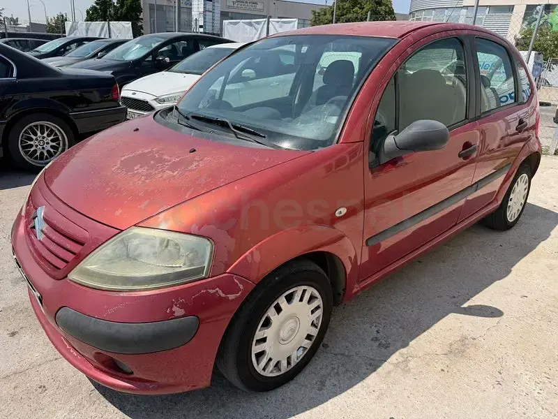 Usado Citroën C3 70 CV (51 kW) 2004 Rojo Berlina
