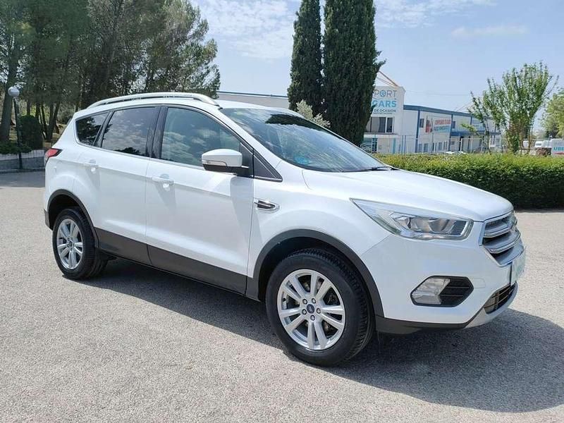 Usado Ford Kuga Trend+ 120 CV (88 kW) 2018 Blanco SUV