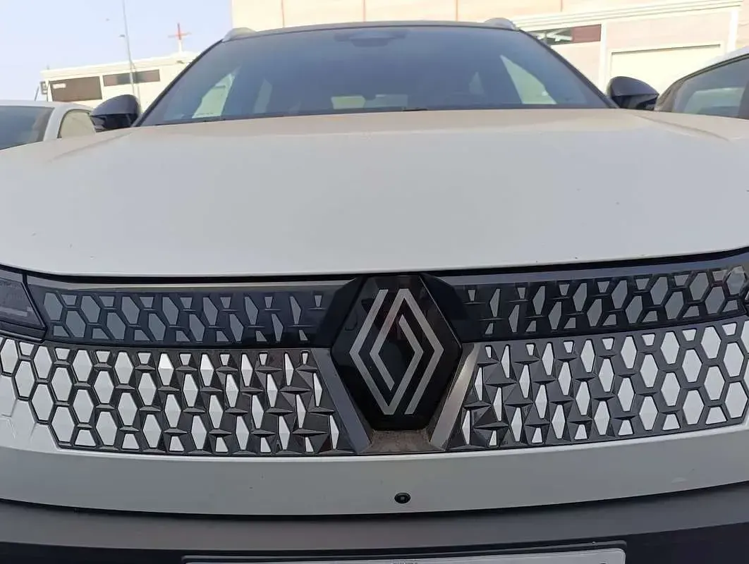 Usado Renault Scenic E-Tech Esprit Alpine 160 kW (218 CV) 2024 Blanco SUV