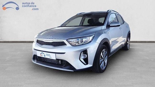 Usado Kia Stonic 100 CV (73 kW) 2025 Gris SUV