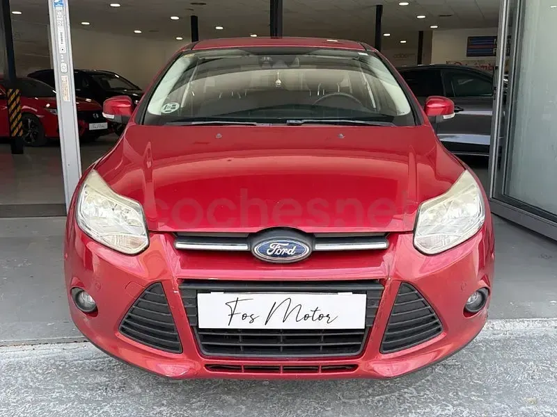 Usado Ford Focus Trend 115 CV (84 kW) 2014 Rojo Berlina
