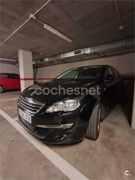 Usado Peugeot 308 Active 110 CV (80 kW) 2016 Negro Berlina