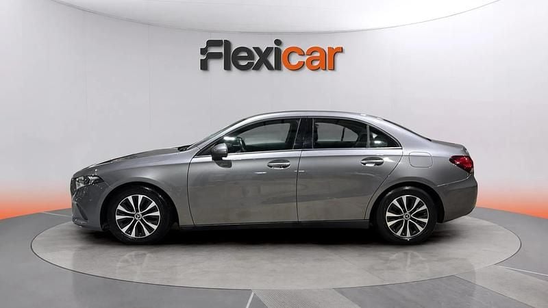 Usado Mercedes A180 116 CV (85 kW) 2020 Gris Berlina