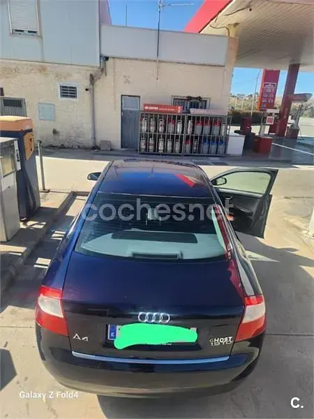 Usado Audi A4 130 CV (95 kW) 2003 Azul Berlina