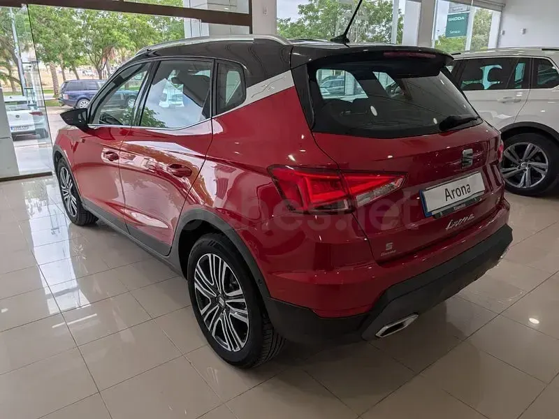 Usado Seat Arona FR 115 CV (84 kW) 2025 Rojo SUV