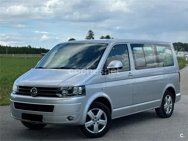 Usado VW Caravelle Comfortline 140 CV (102 kW) 2010 Gris / plata Van