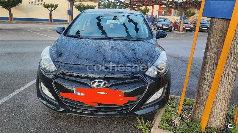 Usado Hyundai i30 90 CV (66 kW) 2013 Negro Berlina