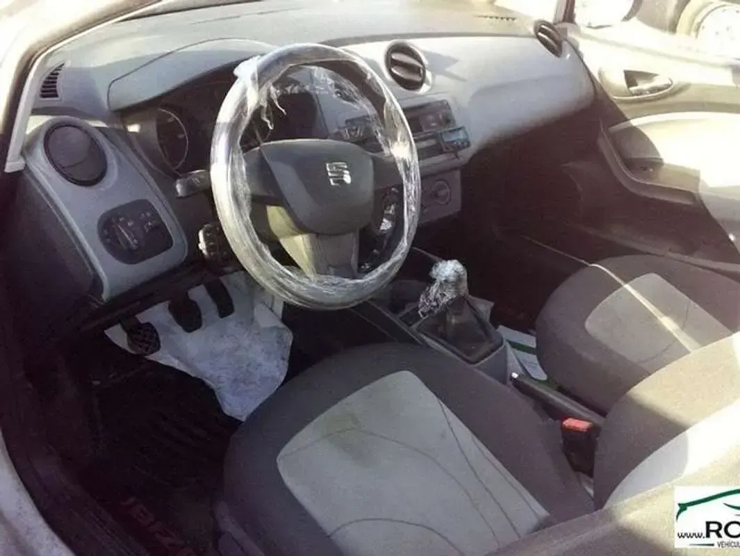 Usado Seat Ibiza SC I-Tech 75 CV (55 kW) 2015 Blanco Utilitario