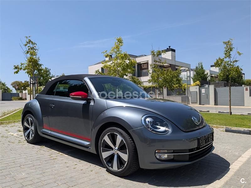 Usado VW Beetle Cabriolet Design 105 CV (77 kW) 2016 Gris / plata Descapotable